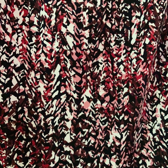 Black, red and white Liz Claiborne top - Picture 2 of 6